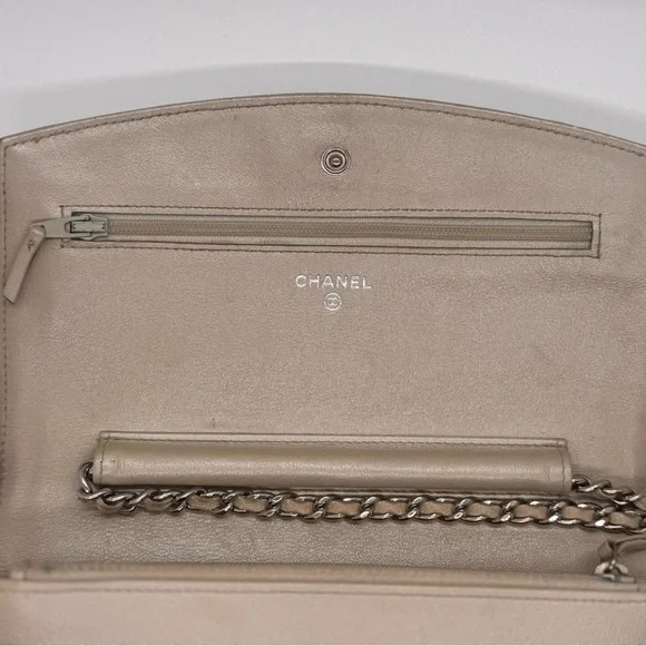 CHANEL▪️ 💯 Authentic Caviar leather WOC bifold wallet on chain - Picture 8 of 17
